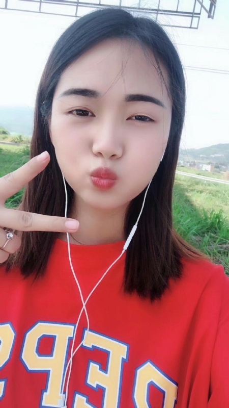 深拥必定温暖的第一张照片--青岛相亲服务中心