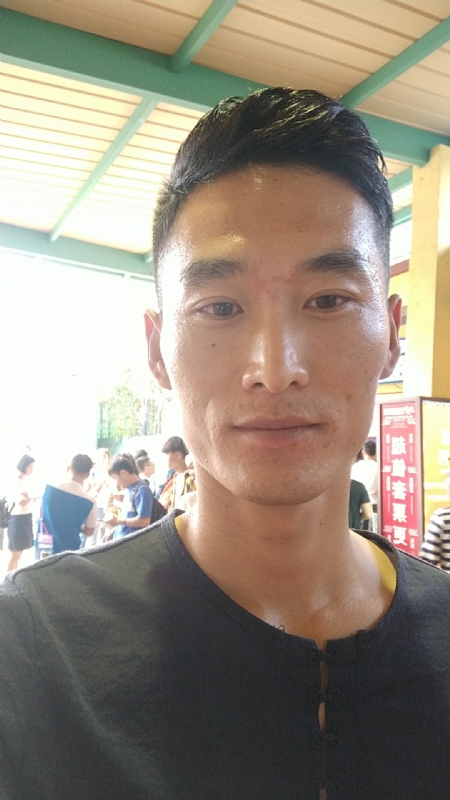 难得糊涂的第一张照片--青岛相亲服务中心