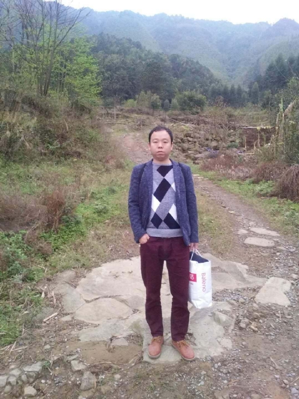 奋斗的第一张照片--青岛相亲服务中心