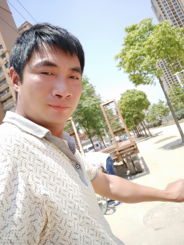 勇哥的第一张照片--青岛相亲服务中心