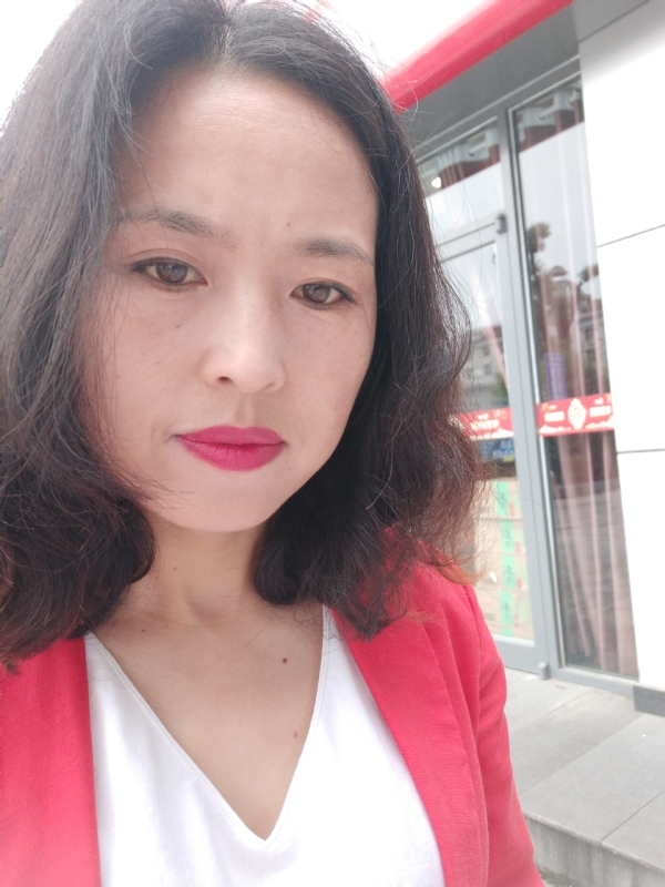 枫叶飘零的第一张照片--青岛相亲服务中心