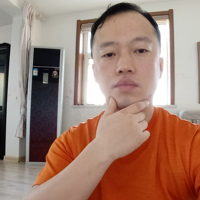 爱热闹的人的第一张照片--青岛相亲服务中心