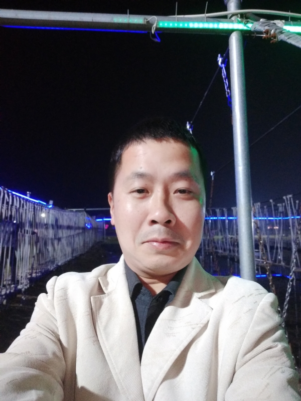 阿峰的第一张照片--青岛相亲服务中心