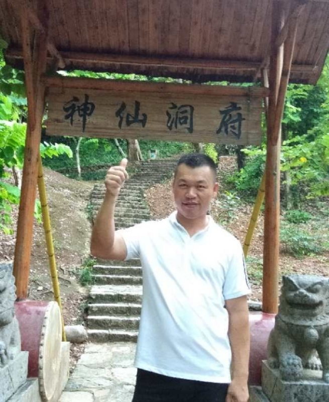 强仔的第一张照片--青岛相亲服务中心