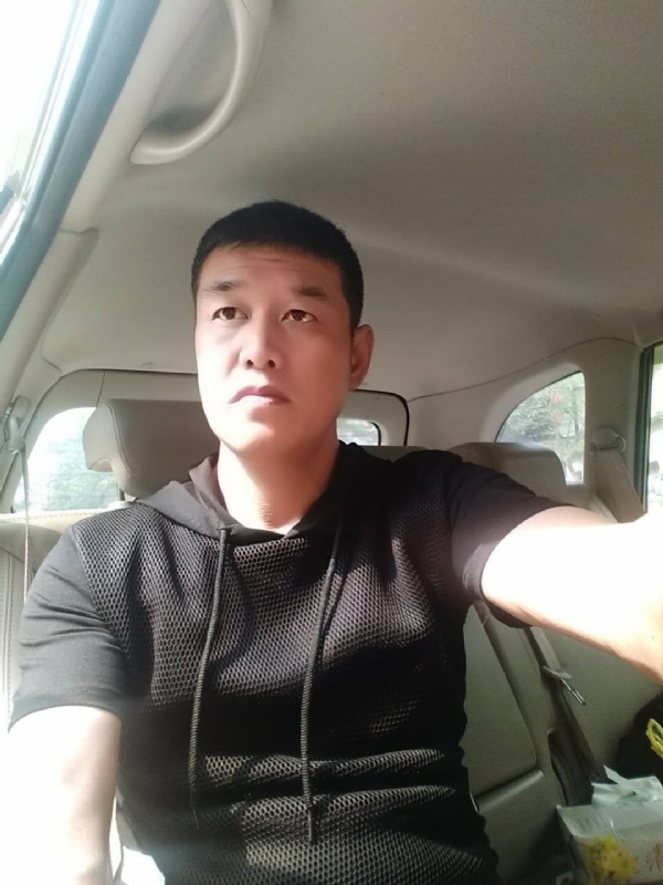 深爱的疯子的第一张照片--青岛相亲服务中心