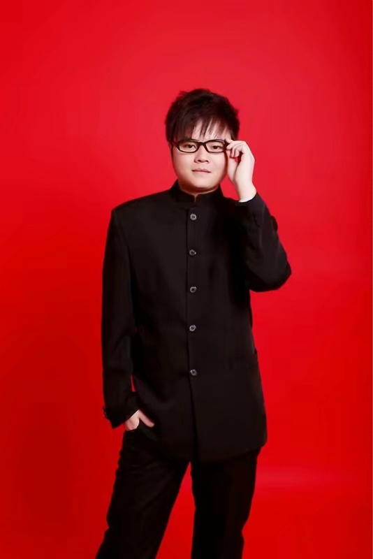 站在远处看童年的第一张照片--青岛相亲服务中心