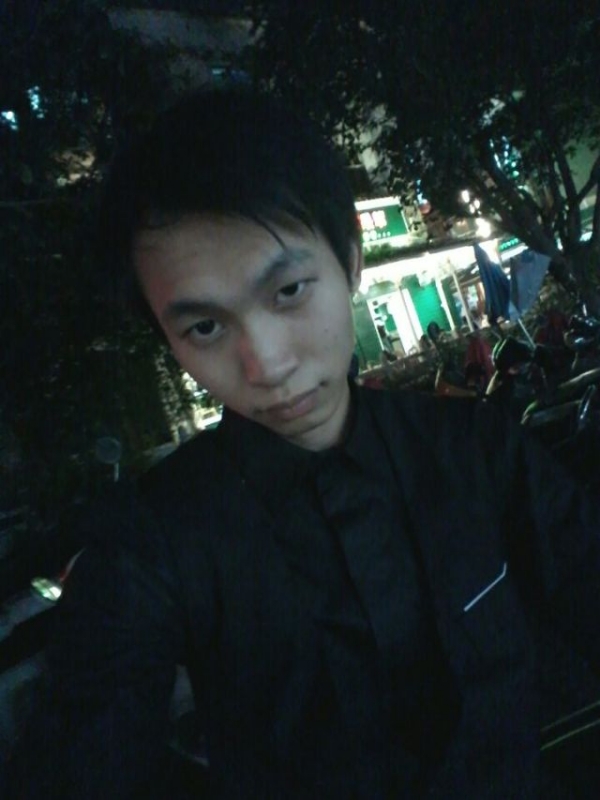 瞬间回眸的第一张照片--青岛相亲服务中心