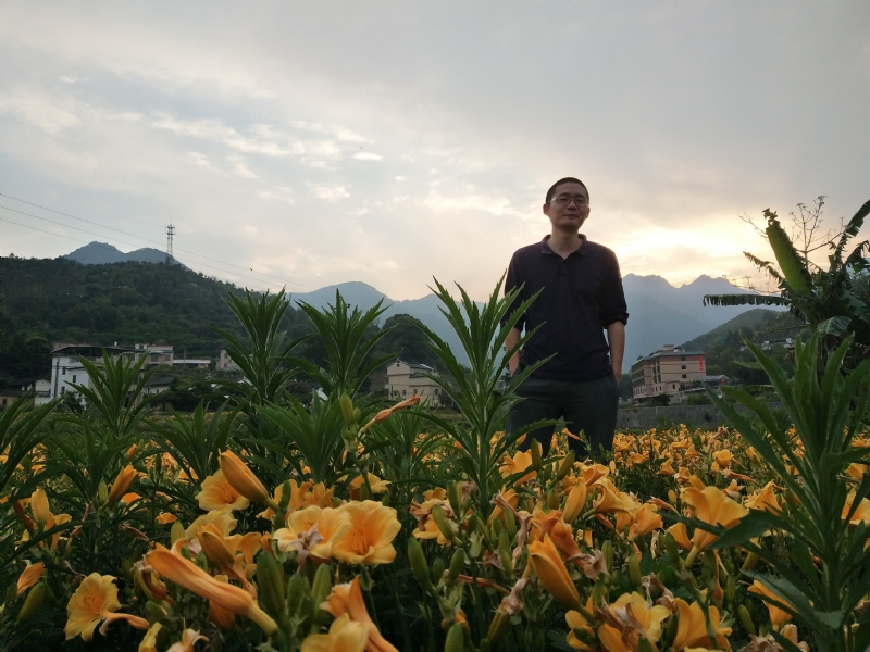 黄晓东的第一张照片--青岛相亲服务中心