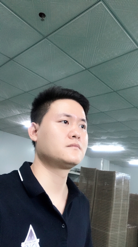 伟的第一张照片--青岛相亲服务中心