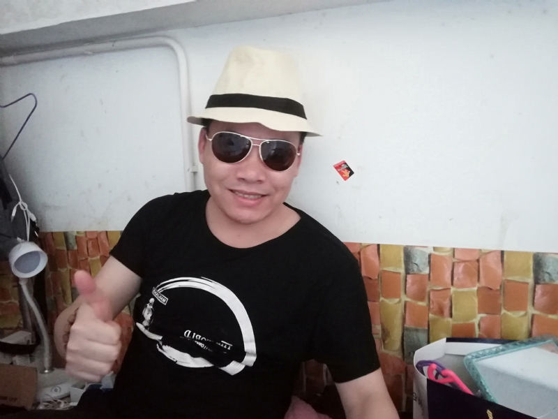 艰难爱情的第一张照片--青岛相亲服务中心