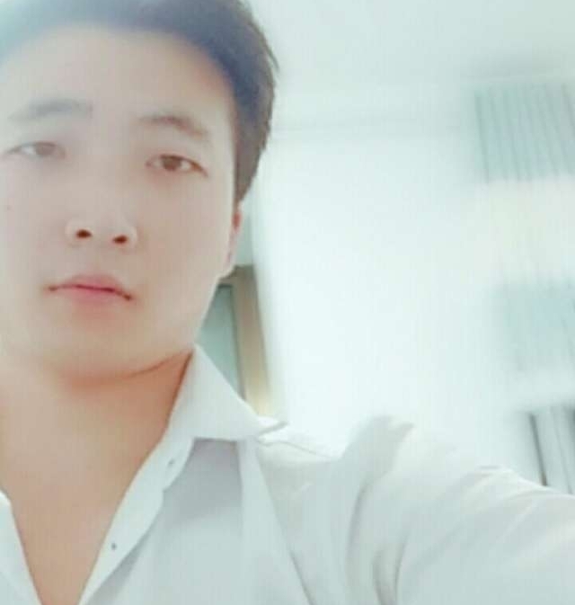 华英雄的第一张照片--青岛相亲服务中心