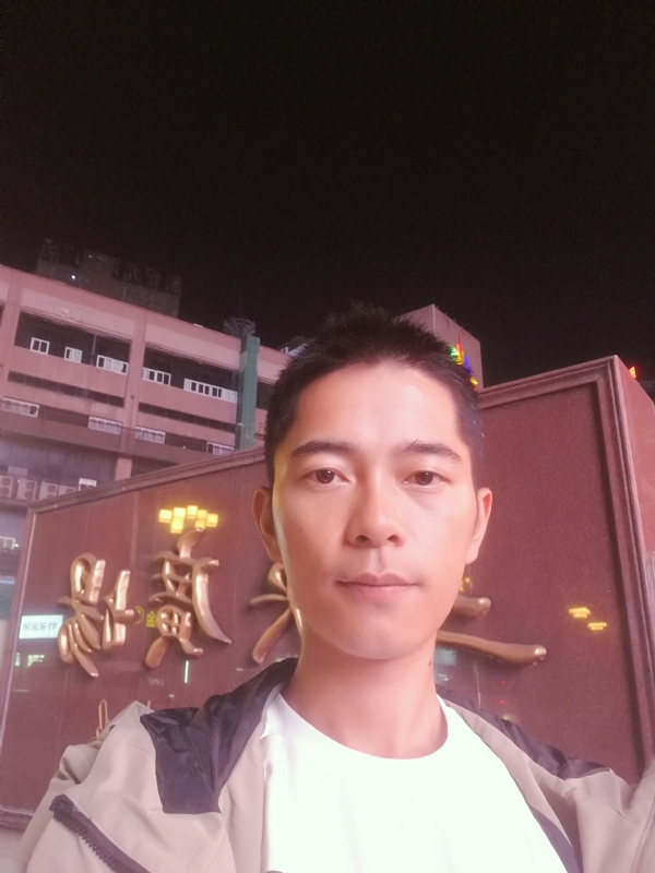 重庆小林的第一张照片--青岛相亲服务中心