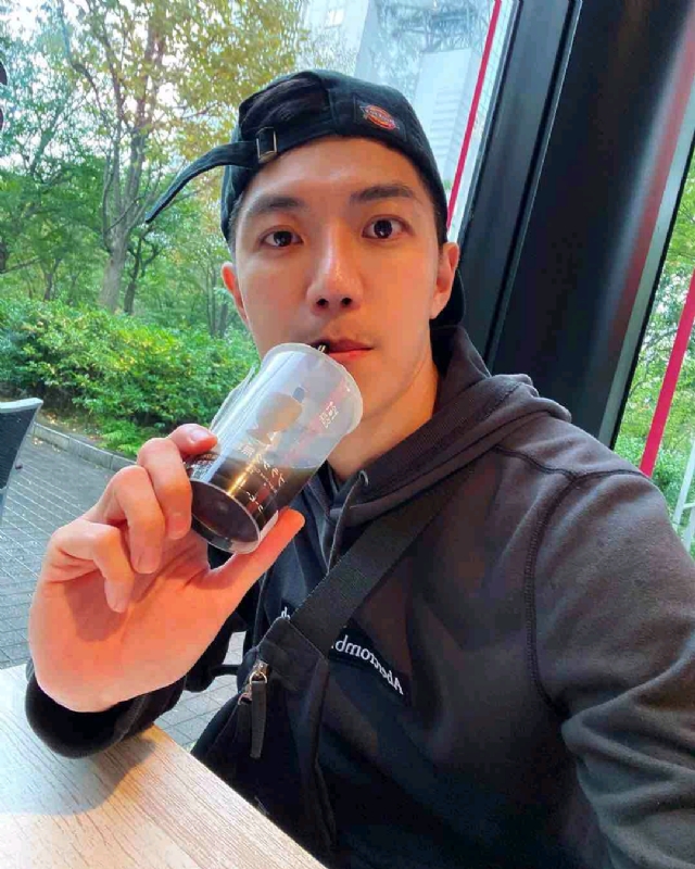 苏天奇的第一张照片--青岛相亲服务中心