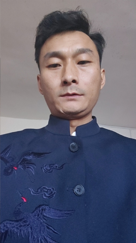 逆袭的小老鼠～龙long的第一张照片--青岛相亲服务中心