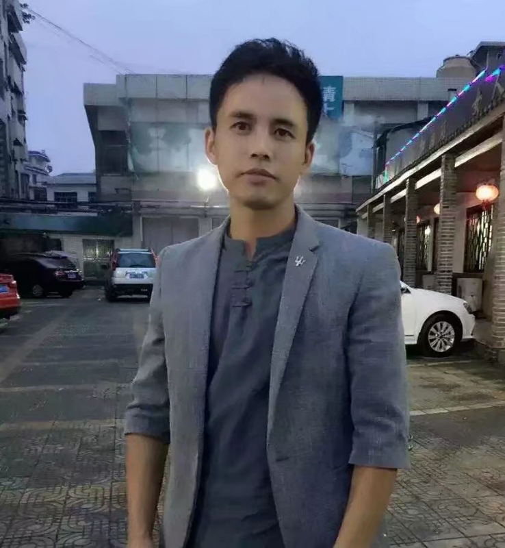 华谢的第一张照片--青岛相亲服务中心