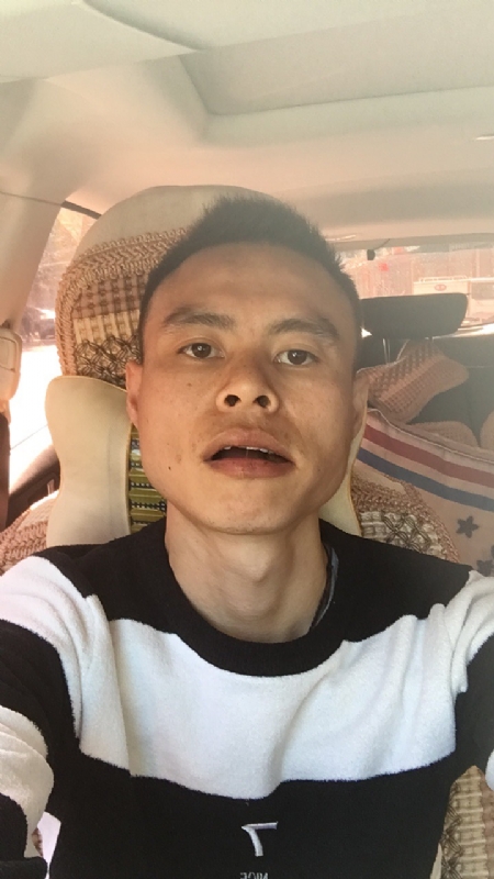 小何的第一张照片--青岛相亲服务中心