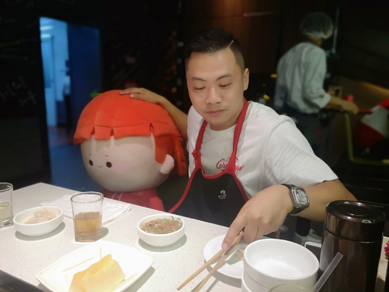 逆行的第一张照片--青岛相亲服务中心