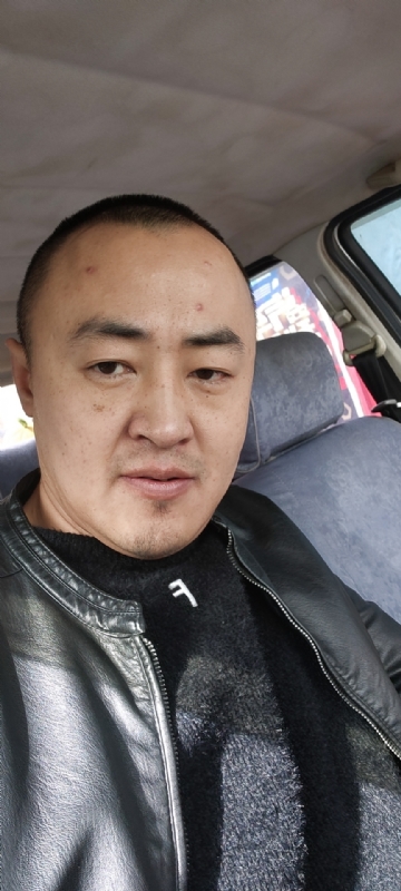 精神九哥的第一张照片--青岛相亲服务中心