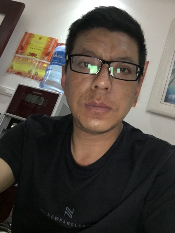 牵手的第三张照片--青岛相亲服务中心