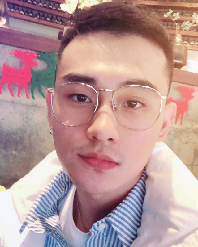 胡强很孤单的第一张照片--青岛相亲服务中心