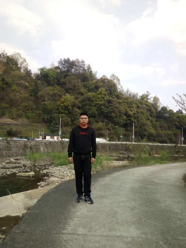 等着上钩的鱼的第一张照片--青岛相亲服务中心