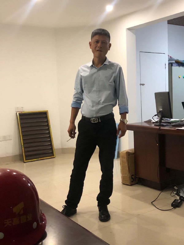 郁闷之中的第一张照片--青岛相亲服务中心