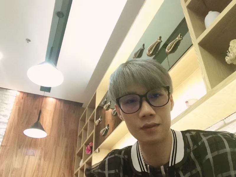 黄峰的第一张照片--青岛相亲服务中心