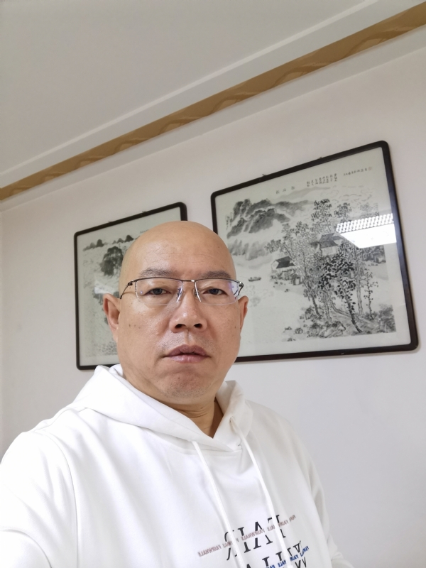 光头博士的第一张照片--青岛相亲服务中心