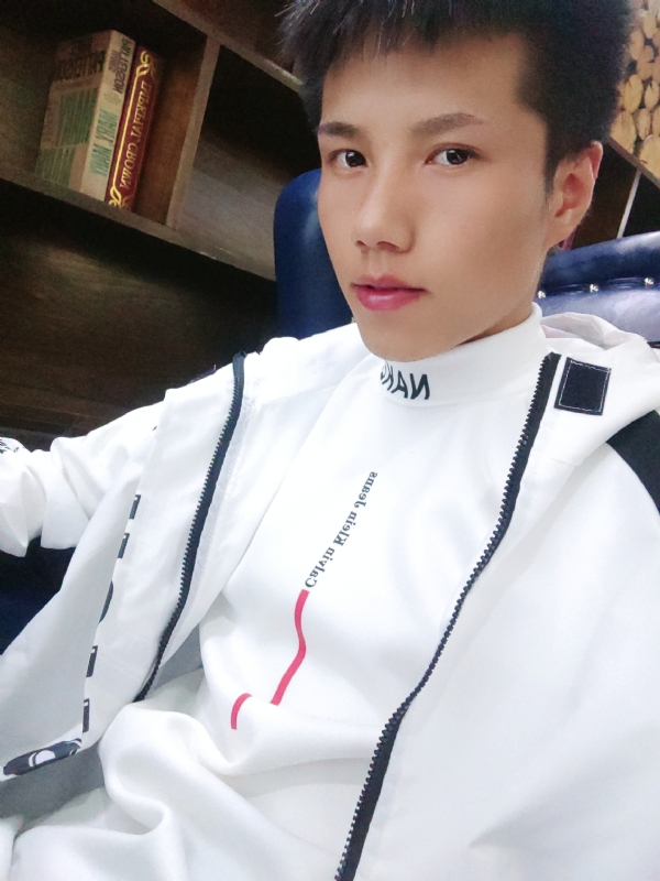 梁辞的第二张照片--青岛相亲服务中心