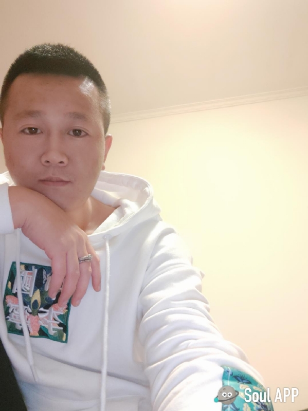 Away的第一张照片--青岛相亲服务中心