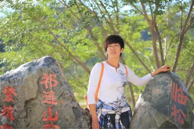 弱水河边青春草的第一张照片--青岛相亲服务中心