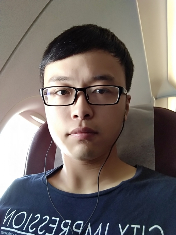 在水一方的第二张照片--青岛相亲服务中心