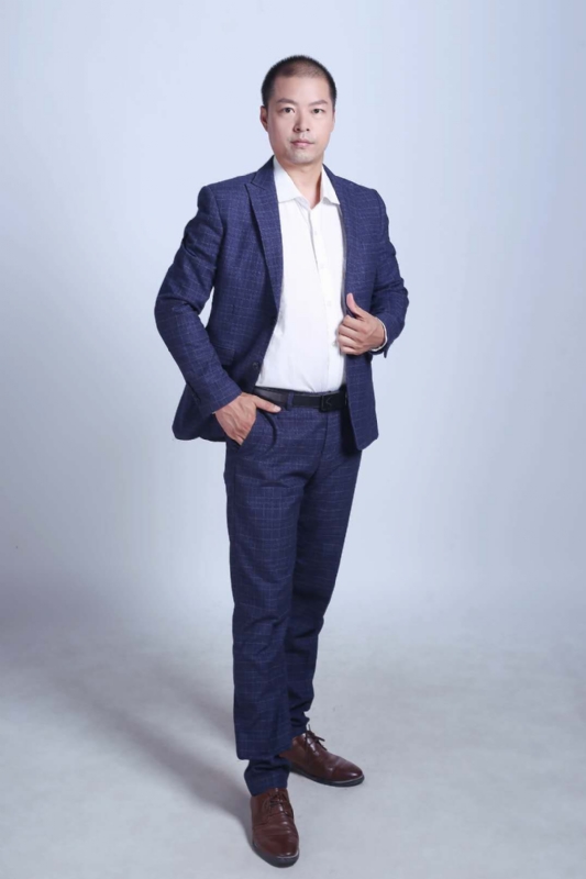 努力的青年的第一张照片--青岛相亲服务中心