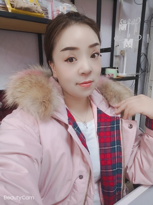 爱雨的第一张照片--青岛相亲服务中心