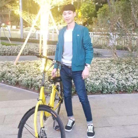 李伟的第一张照片--青岛相亲服务中心