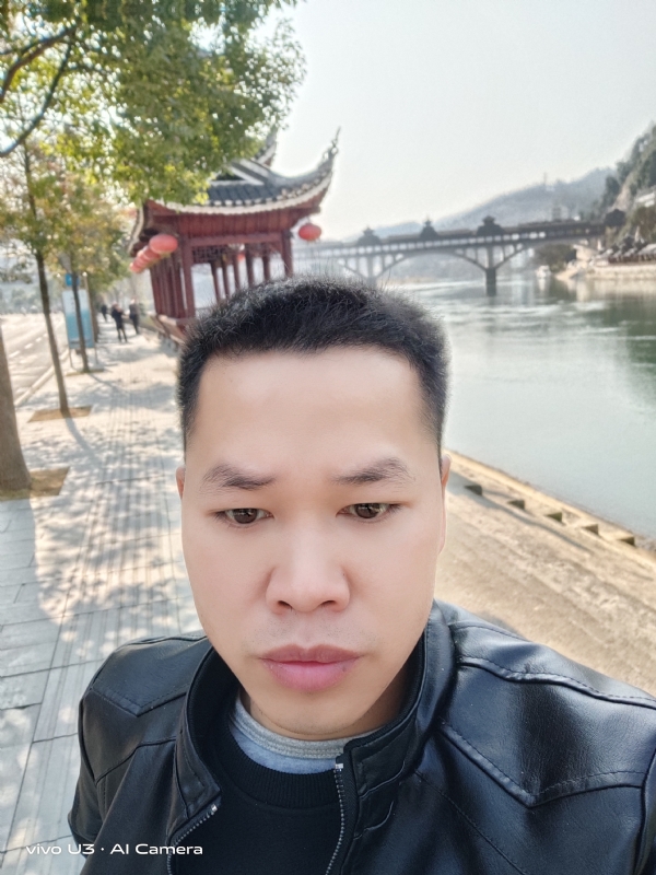 啊锦的第一张照片--青岛相亲服务中心