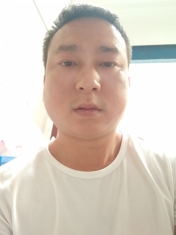 大叔的第一张照片--青岛相亲服务中心