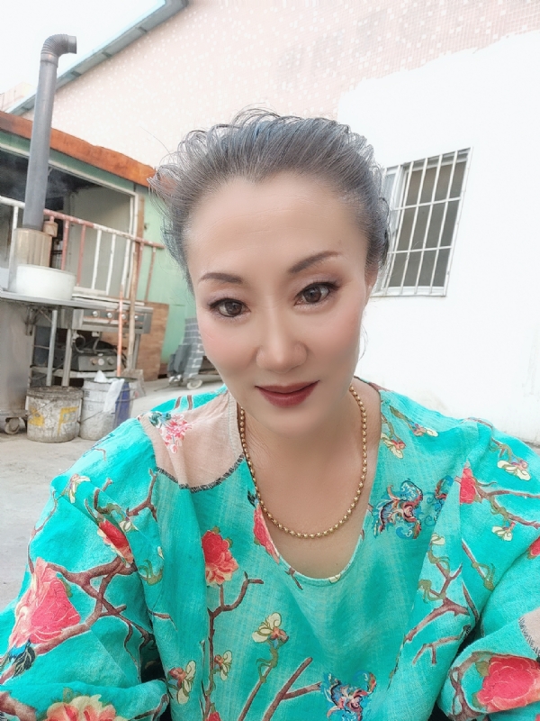 燕子的第三张照片--青岛相亲服务中心