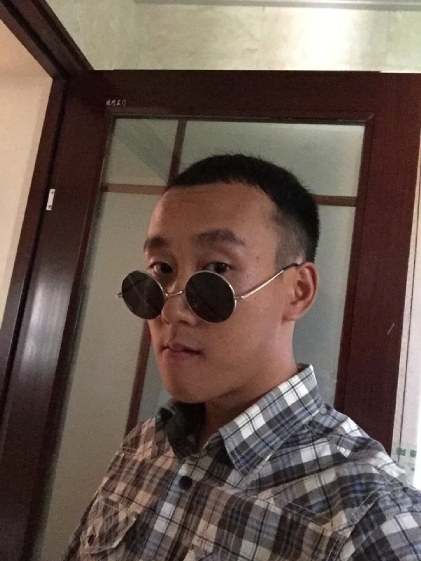 悲喜的第一张照片--青岛相亲服务中心