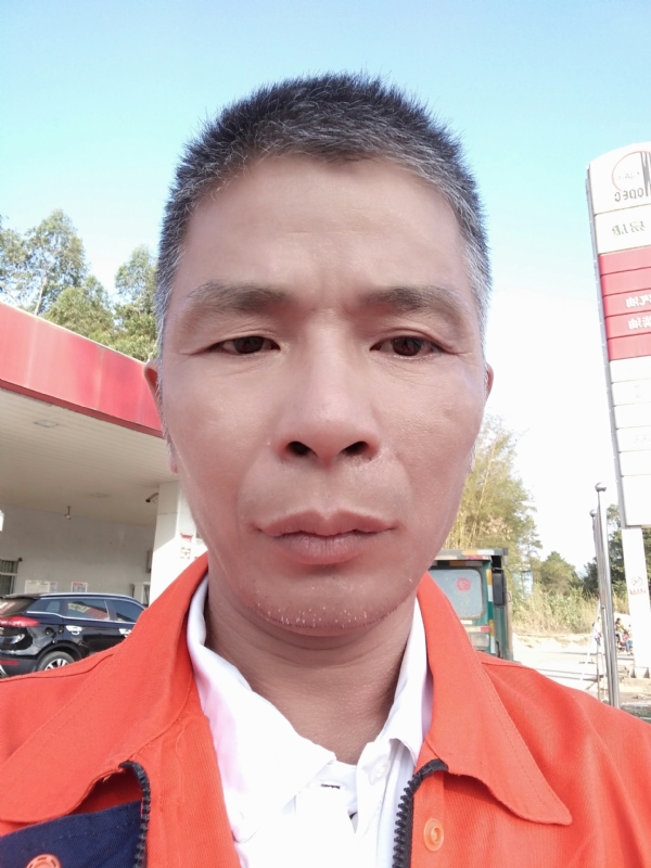 静候缘分的第一张照片--青岛相亲服务中心