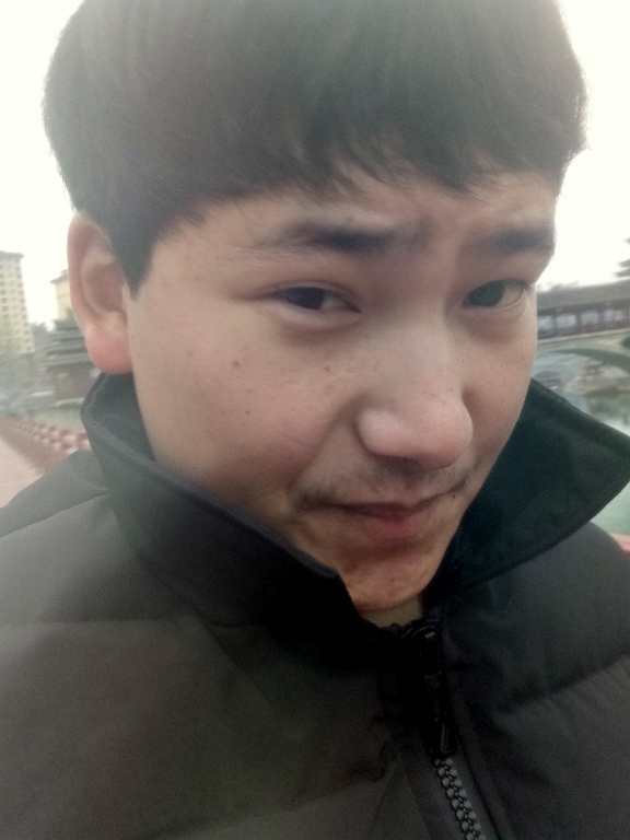 侗族青年作家超超的第二张照片--青岛相亲服务中心