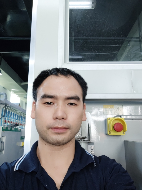 黄伟的第一张照片--青岛相亲服务中心