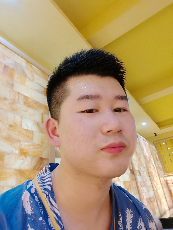 六月与阿十二的第一张照片--青岛相亲服务中心