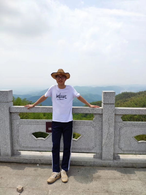 华华的第四张照片--青岛相亲服务中心