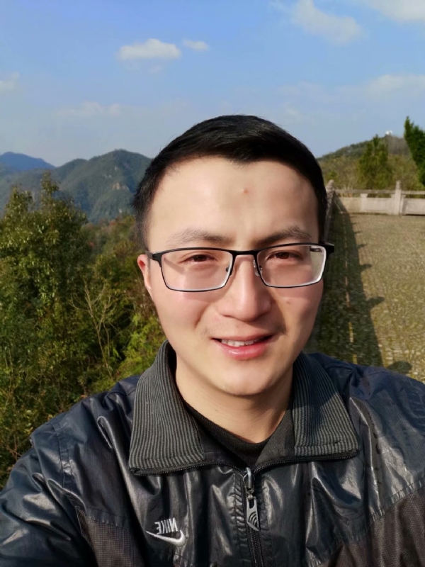 杨先生的第一张照片--青岛相亲服务中心