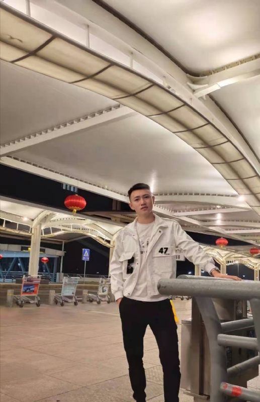 猕猴的第一张照片--青岛相亲服务中心