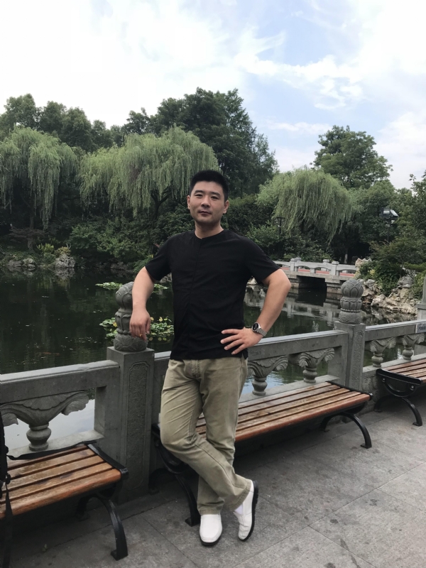 未来可期的第一张照片--青岛相亲服务中心