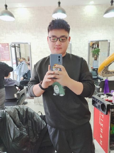 不吃香菜的第二张照片--青岛相亲服务中心