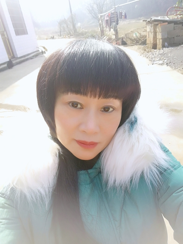 金鱼儿的第一张照片--青岛相亲服务中心