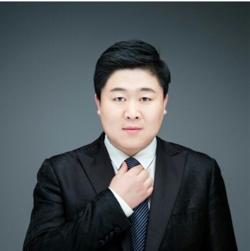 迷途小书童的第一张照片--青岛相亲服务中心